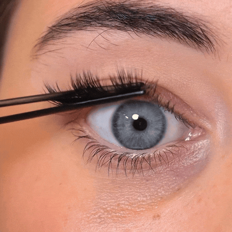 Pre-Glued Whispy Medium - Press-On Lashes